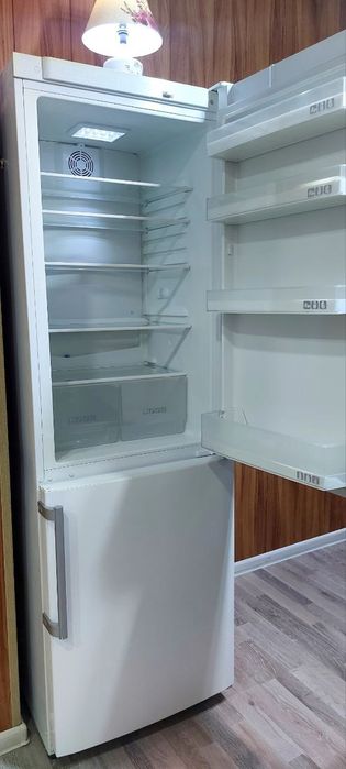 Продам холодильник Artel  в  отличном состоянии