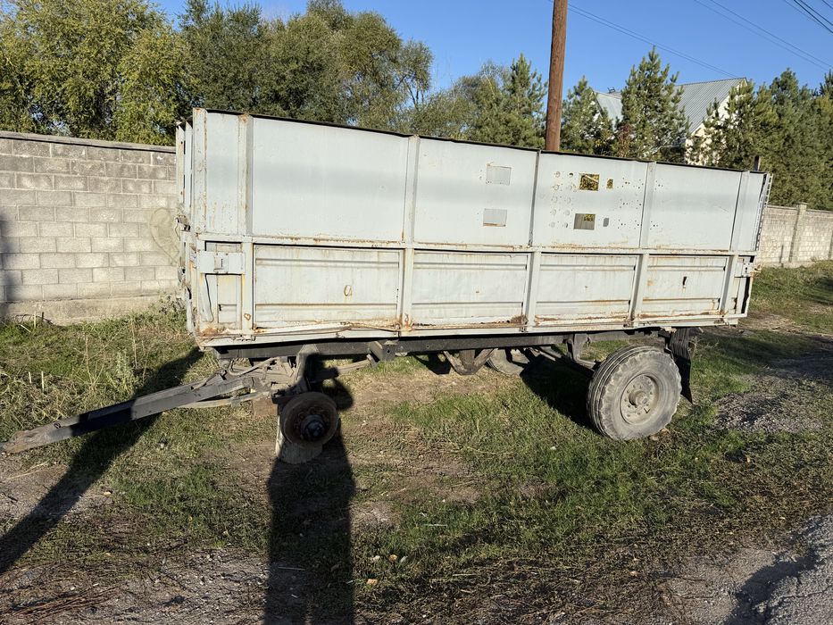 Прицеп тракторный. Самосвал. Рабочий. Колеса есть.