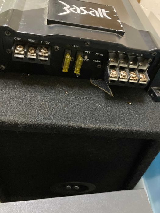 Amplificator auto + subwoofer Magnat