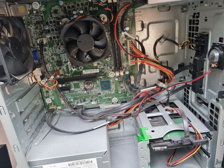 Компютър i3 8GB ram cd 250-1GB HDD