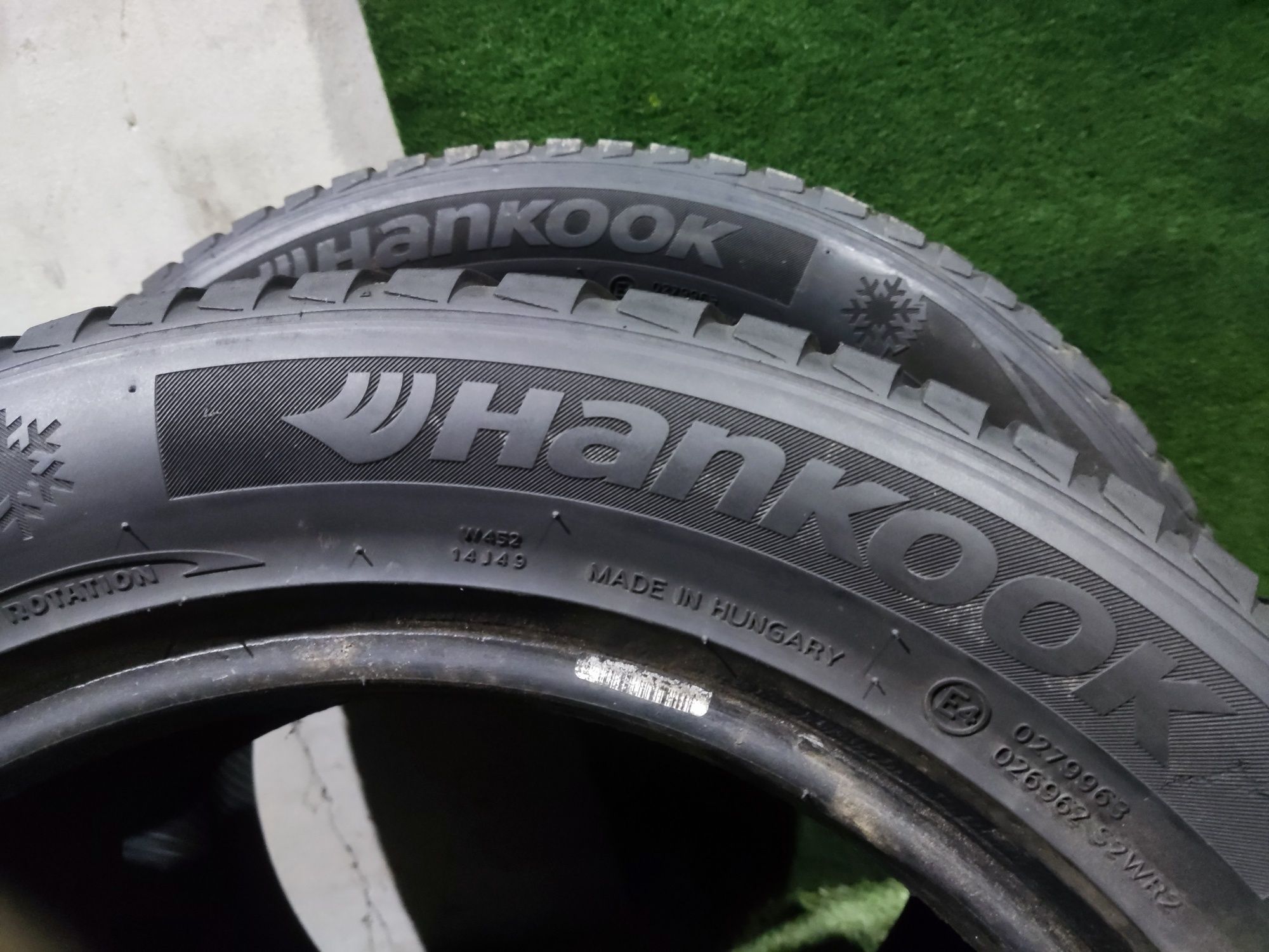 4бр зимни гуми 205/55/16 Hankook 
5.5/5.8
Добро състояние на гумите, б