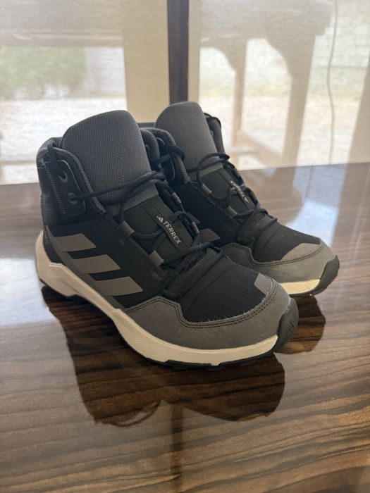 Ghete iarna adidas Terrex marime 36 2/3