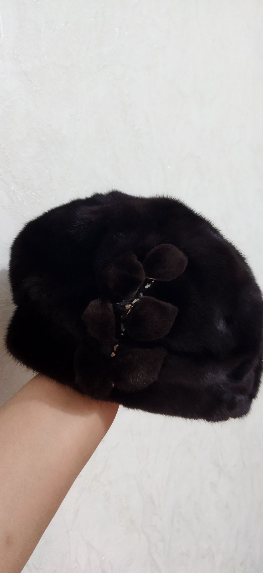 Продам норковую шапку, новая.