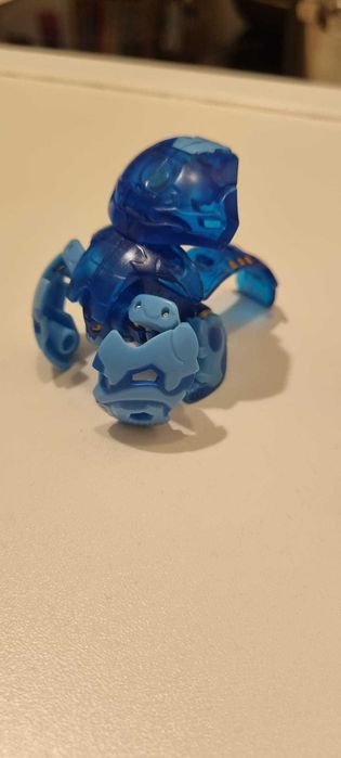 Vand bakugan 8 bucati