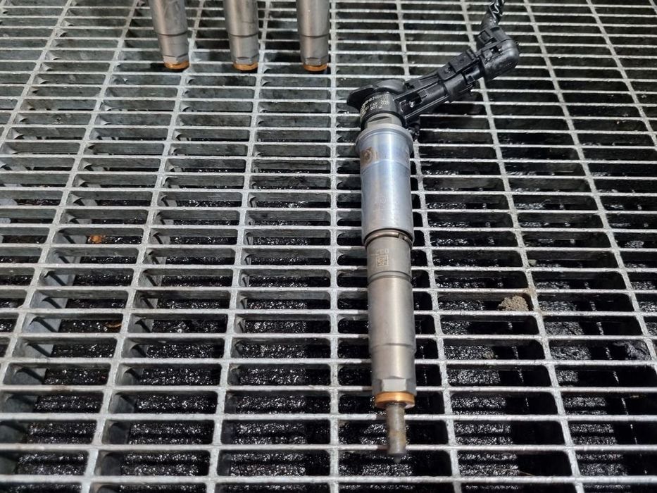 Injector Nissan Qashqai 2.0 D 2008 - 2010 150CP M9R Euro4 (1344) Diesel 0445115007