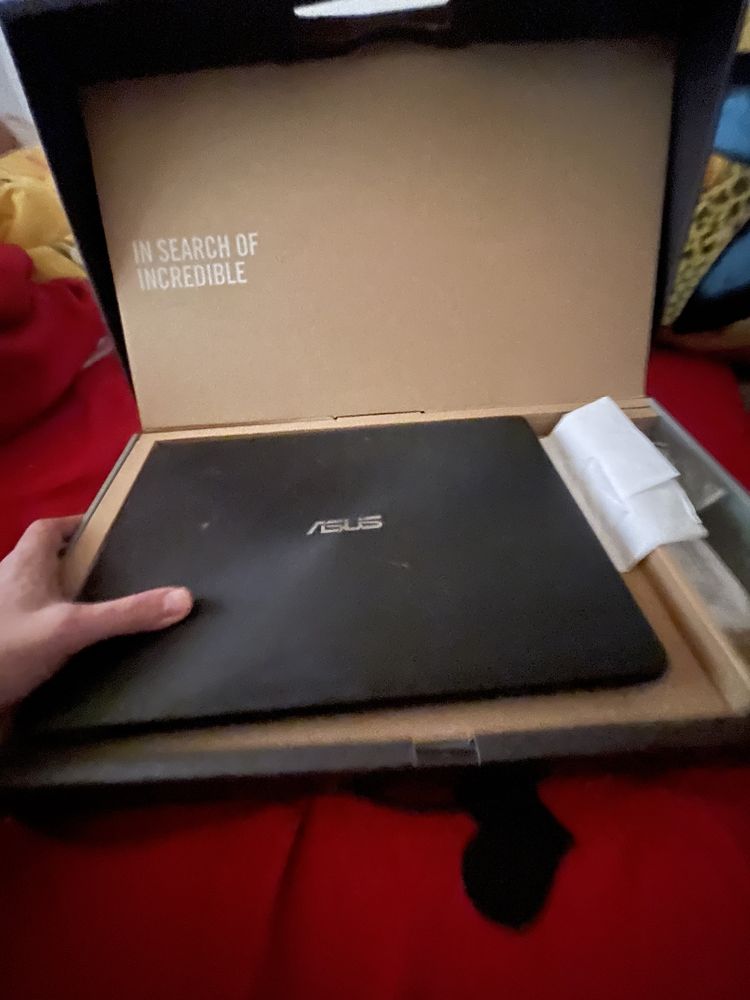 Carcasa cu display Laptop ASUS negru