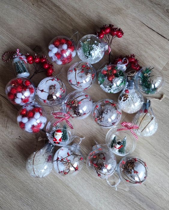 Коледна елха, коледна украса и лампички