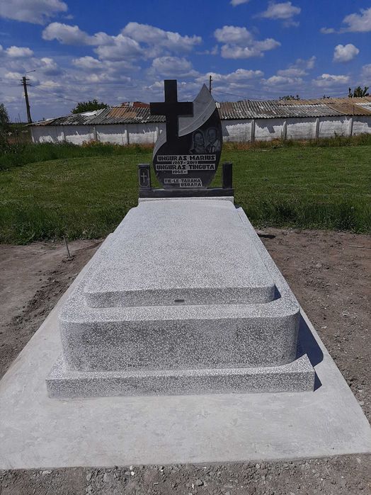 Lucrari monumente funerare ,mozaic, marmura si granit ,fotoceramice.