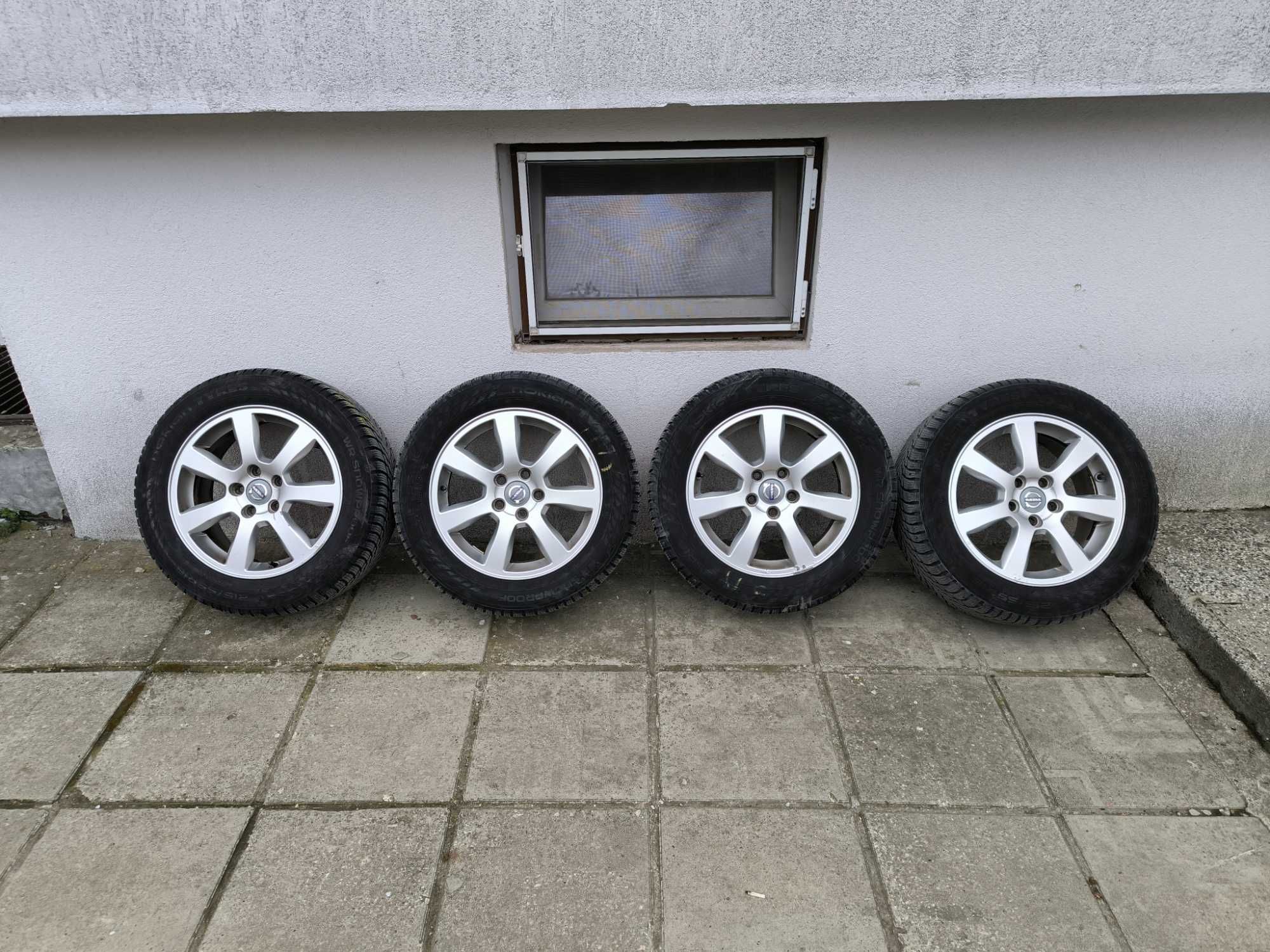 Джанти Волво 16" с гуми NOKIAN 215 55 R16 зимни