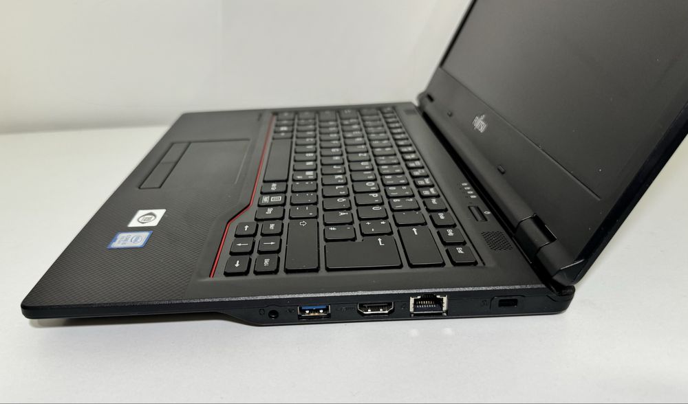 Fujitsu Lifebook E549 14” i5-8th Gen