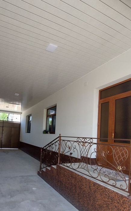 М.Улугбек тумани Мевазор маҳалласида 9 сотих 6 хонали  уй сотилади.