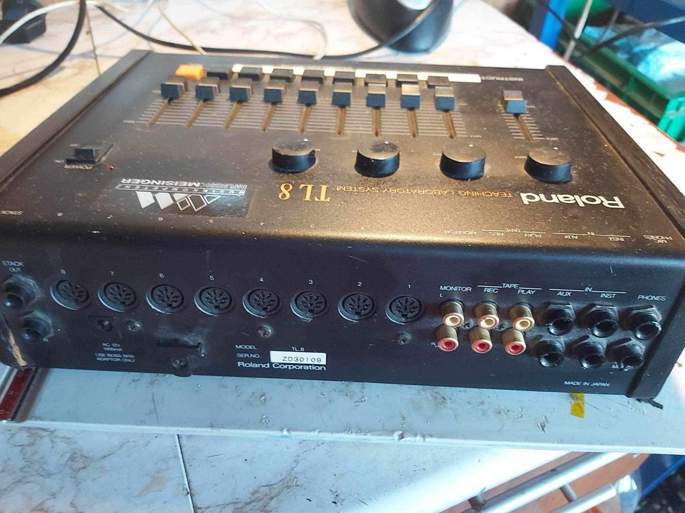 Roland TL 8 mixer /playback, recorder/clape,chitara ,tobe , preamplif