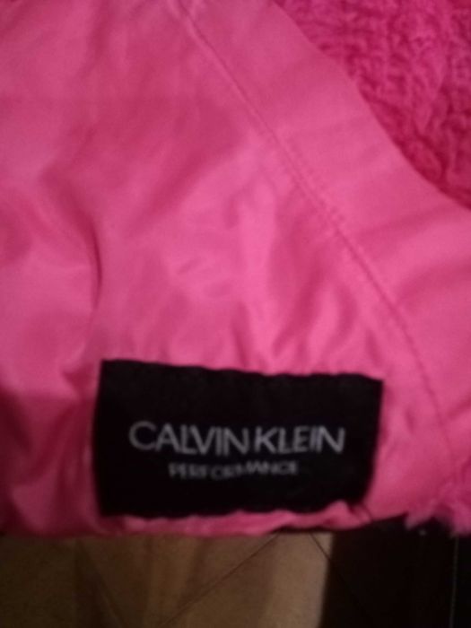 Суитшърт Calvin Klein 6-8г.- 60 лв.