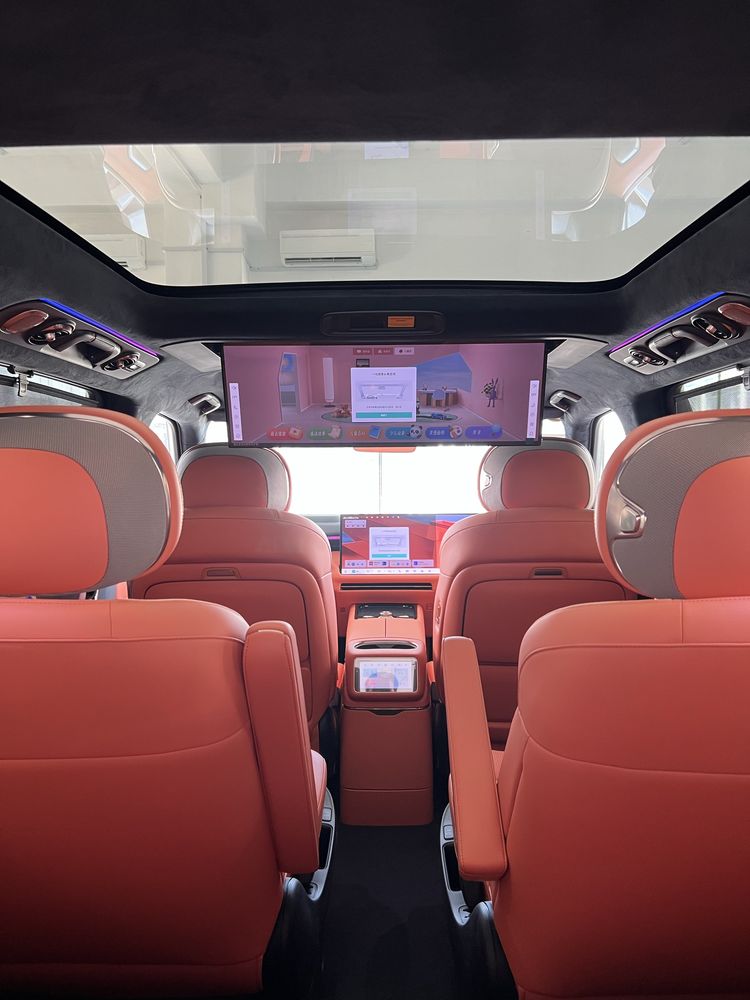 Lynk&co 900 hybrid