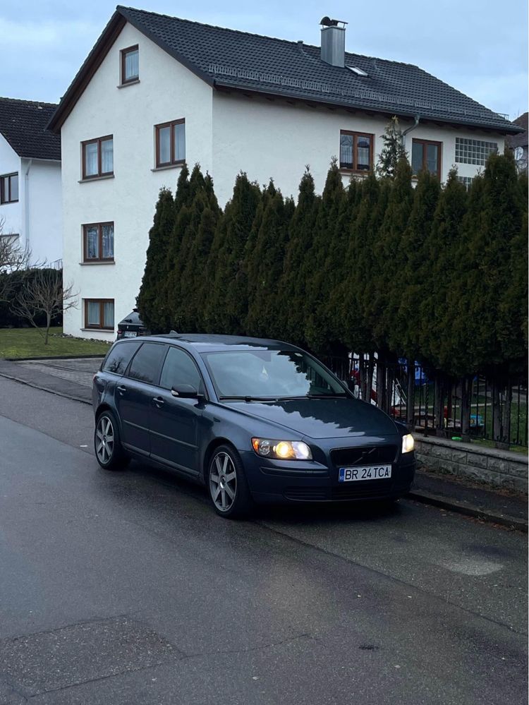 Volvo v50 2005