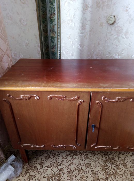 Тумба под телевизор, стол  обеденный