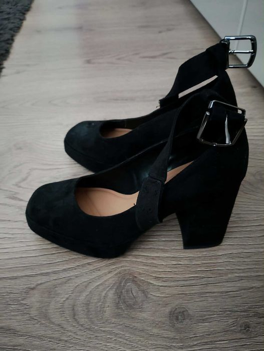 Vànd pantofi damă ,eleganți ,în stare foarte bună