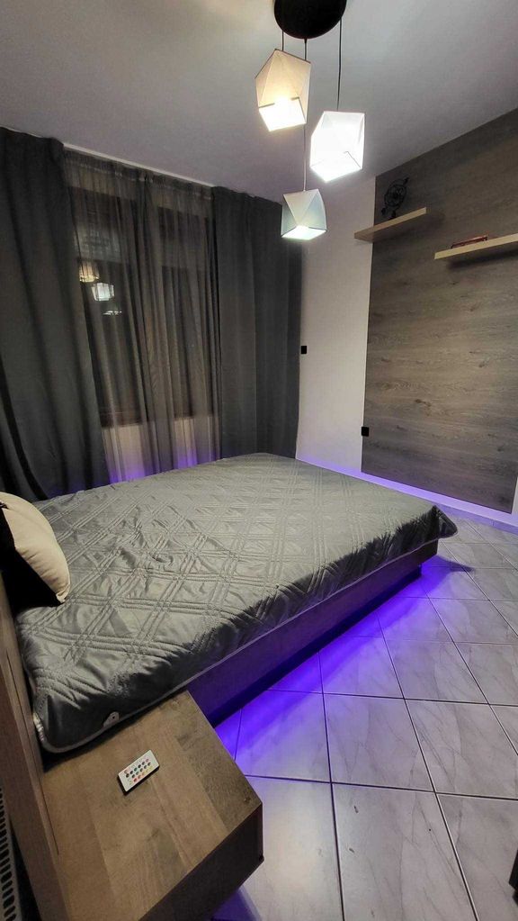 Дава се под наем Двустаен апартамент в Пловдив, Кършияка - 80 кв.м за 270 € - Снимка #4