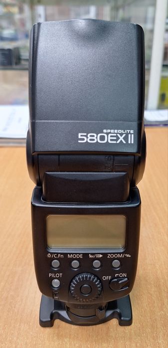 Вспышка Canon 580EX II  (Япония,оригинал,топовая,абсолютно как новая)