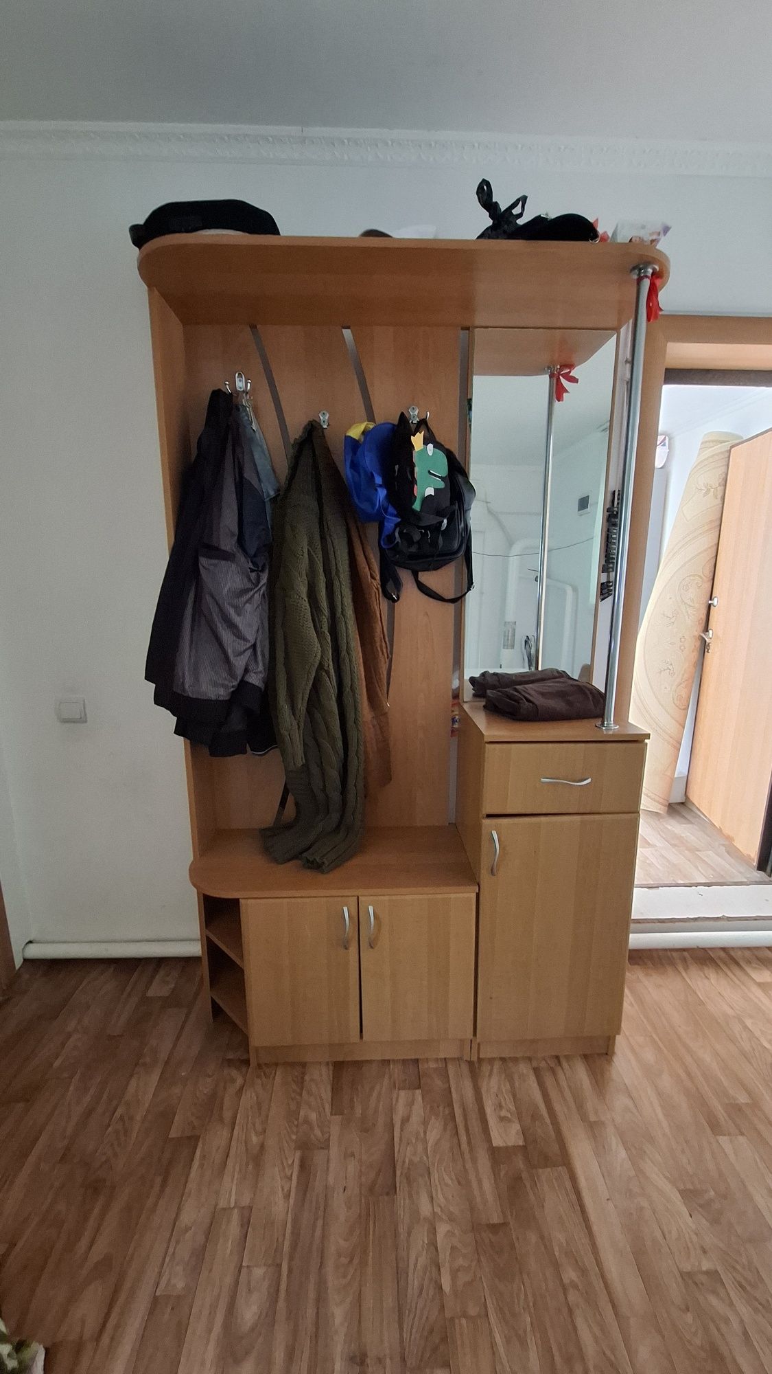 Прихожая в отличном сост 25  тысяч