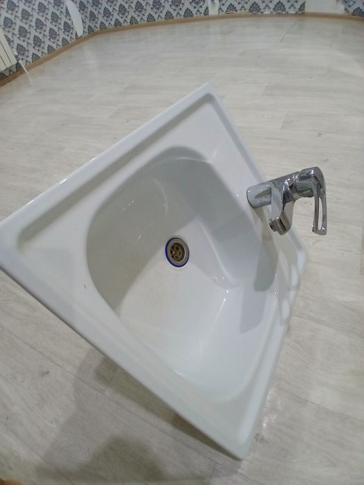 Мойка для кухни смистителью