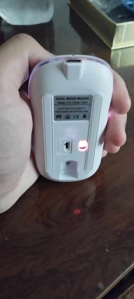 Срочно!! Мышка с подсветкой, есть два режима - Bluetooth и USB
