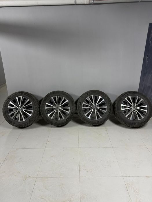 ПРОДАМ Диски с резиной от LEXUS LX 600 в оригинале в отл.состояние