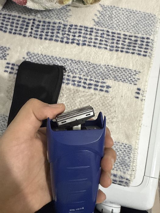 Бритва для усов нету зарядки бритва в идеальном состаяние johs компани