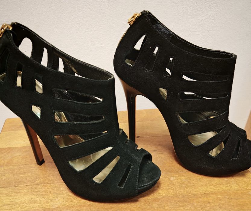 Pantofi cu toc si platforma