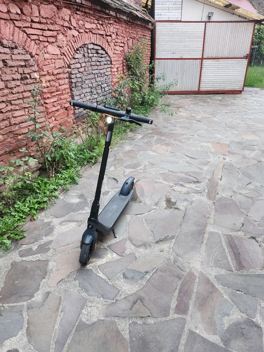 Trotinetă electrică Ninebot E2