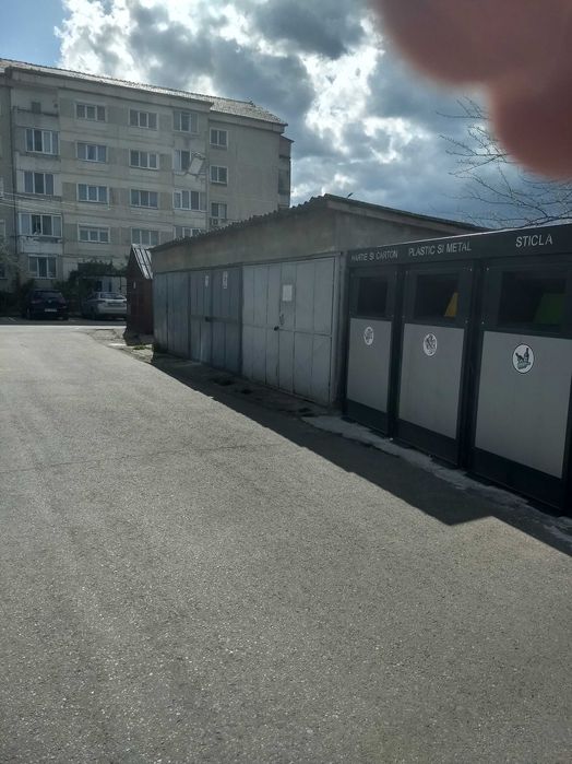 dau in chirie garaj in Sanmartin