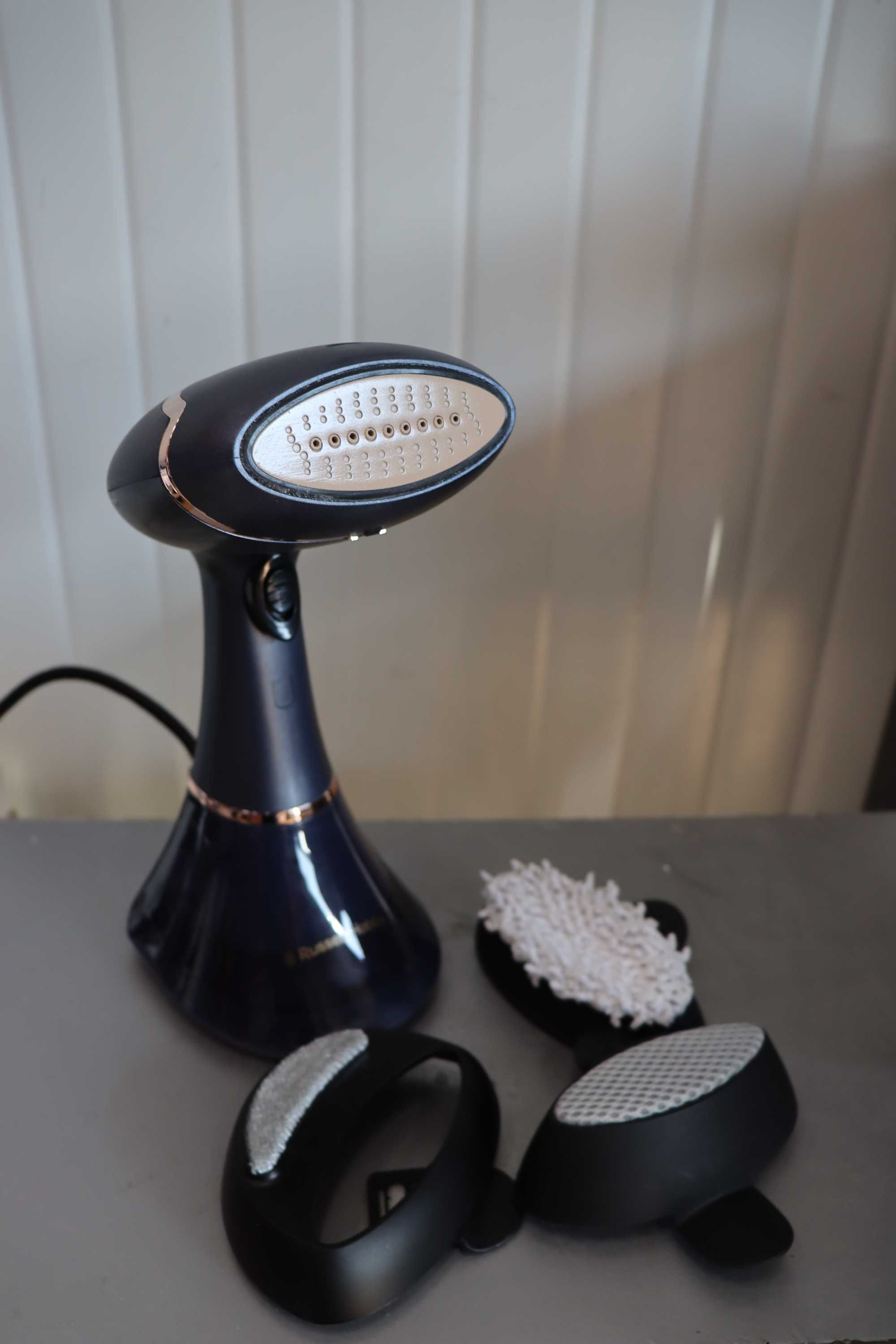 Парна вертикална ютия Russell Hobbs Multi Steam Genie Pro Aroma 1800W