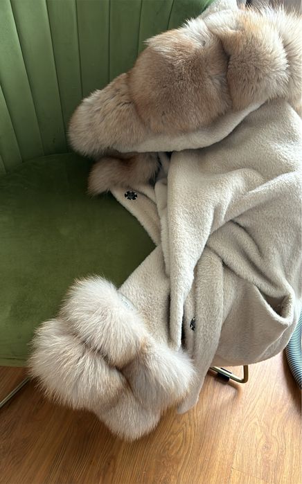 Vand Cardigan cu blanita