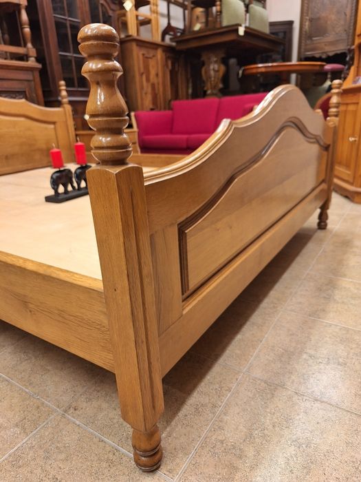 К - т спалня с нощни шкафчета дъб масив