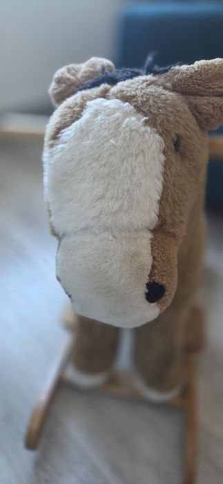 Căluț balansoar, cu sunete