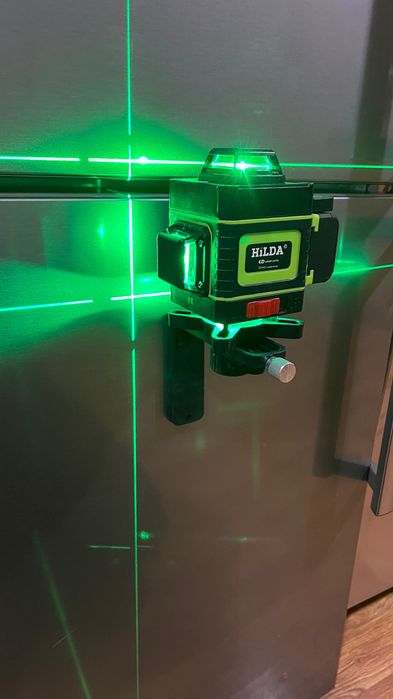 Лазерен нивелир Hilda 4D 16 линии със дистанционно