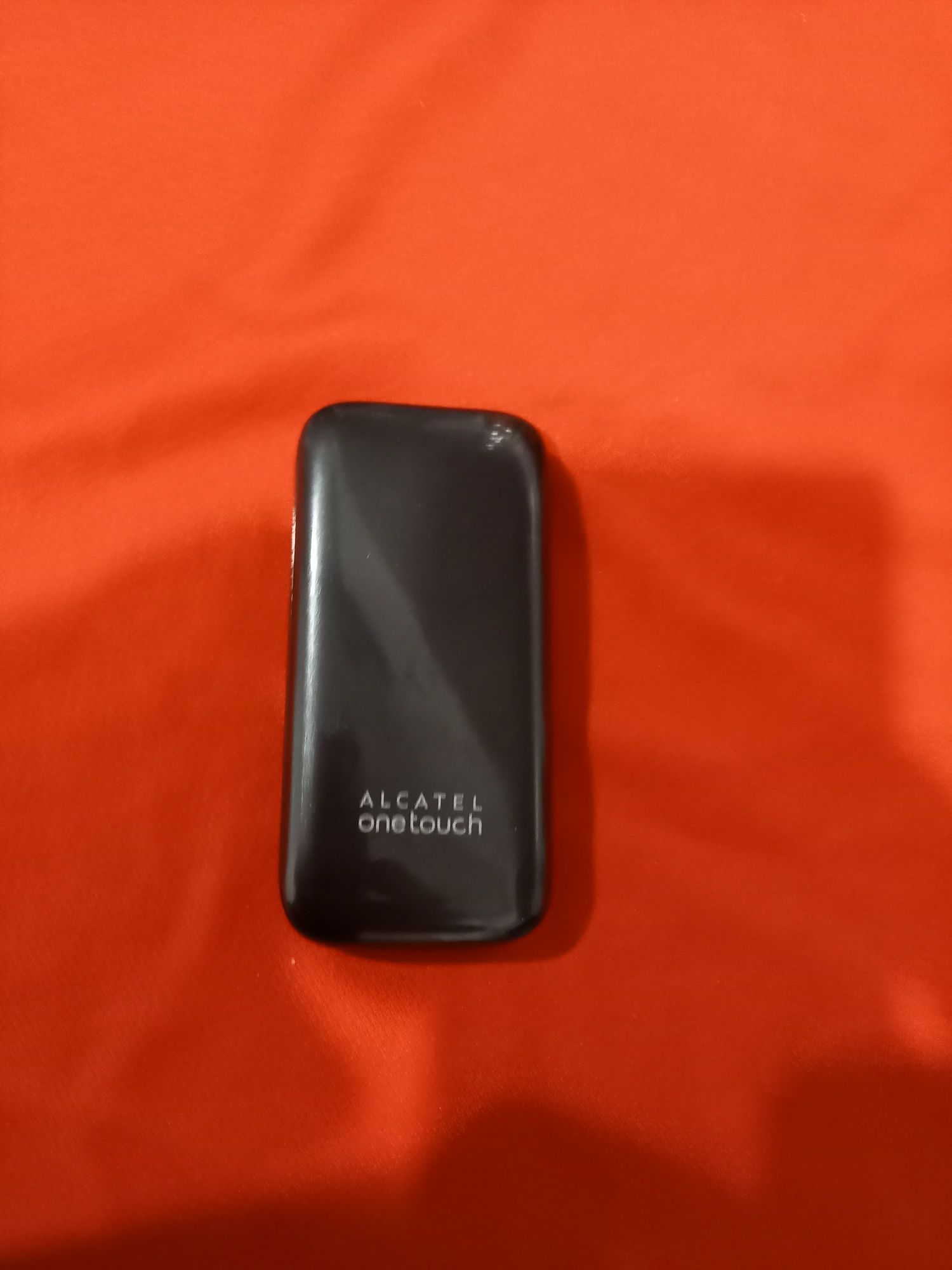 Telefon Alcatel Onetouch cu clapeta