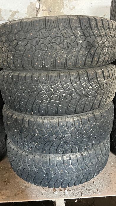 Продам зимнюю резину Matador 205/70/15 шипы.