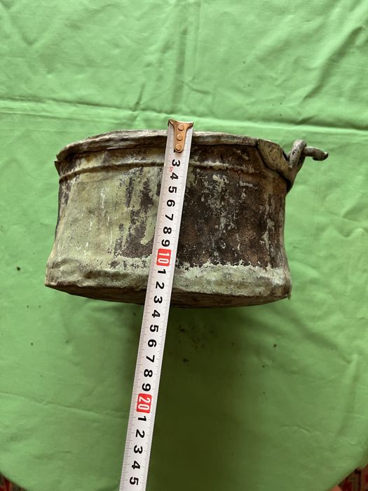 Антикварен меден менец