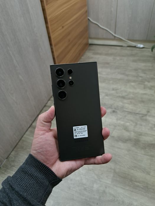 Samsung S23 Ultra xotirasi 12/256GB