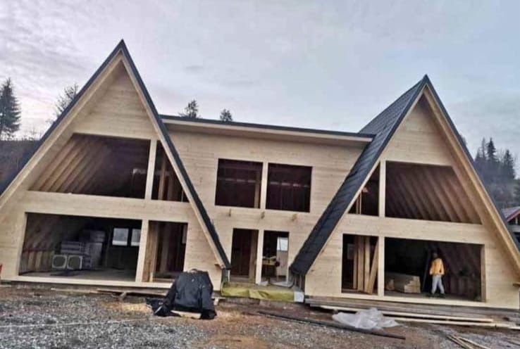 Cabana din lemn masiv si uscat