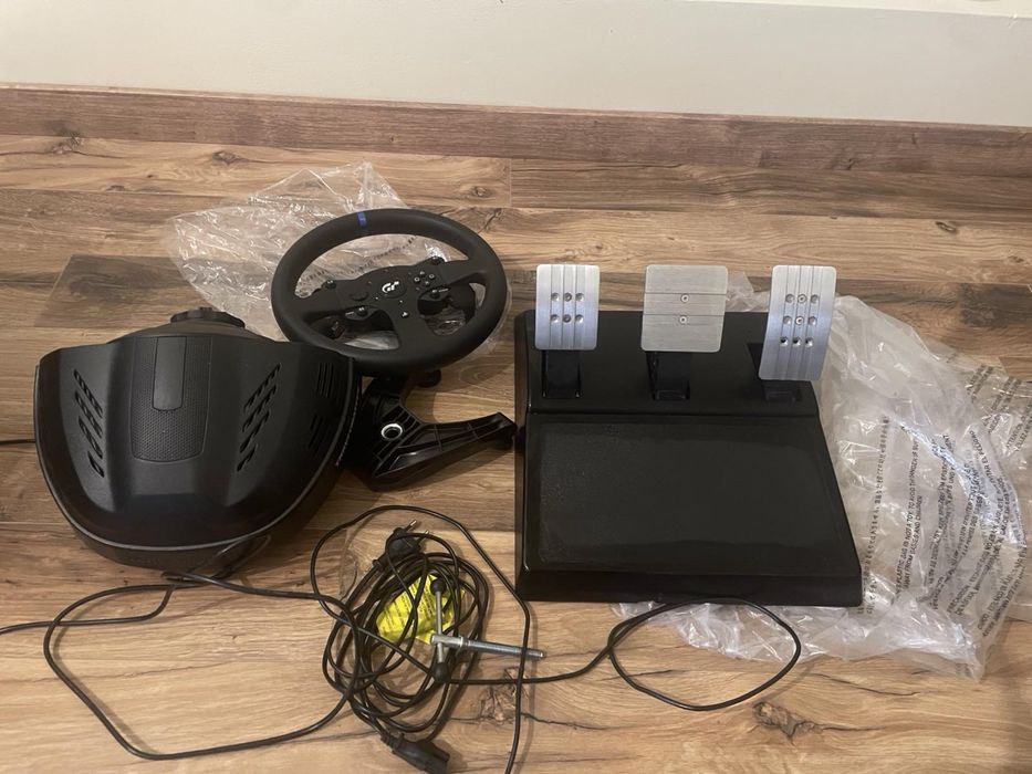 ThrustMaster T300RS/PS3,PS4 - конзола с волан и педали