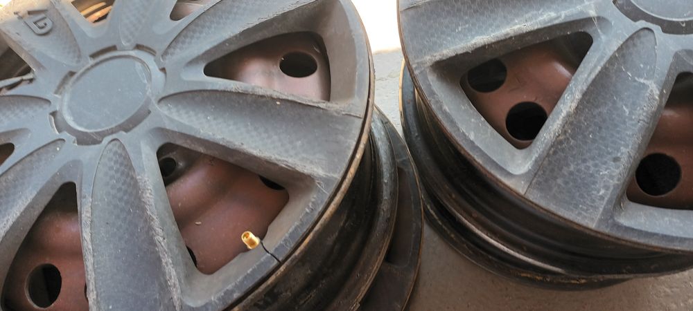 Jenti de Tabla pe 15 cu 4 prezoane pentru Opel,  Dacia Logan etc.