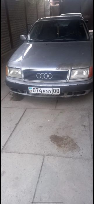 Продаётся машина Audi 100 C4