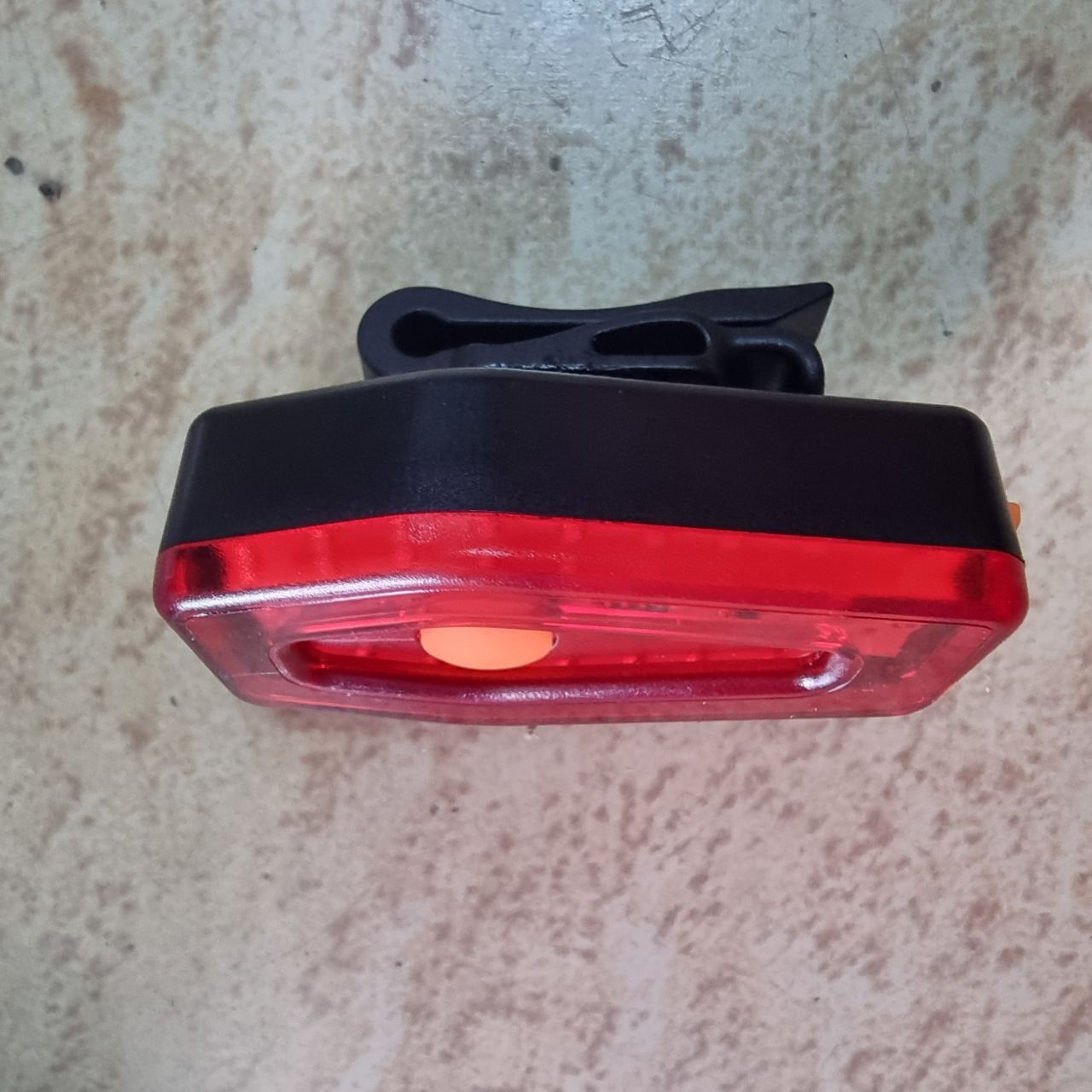 Велосипедны фонарь задний LIGHT USB.