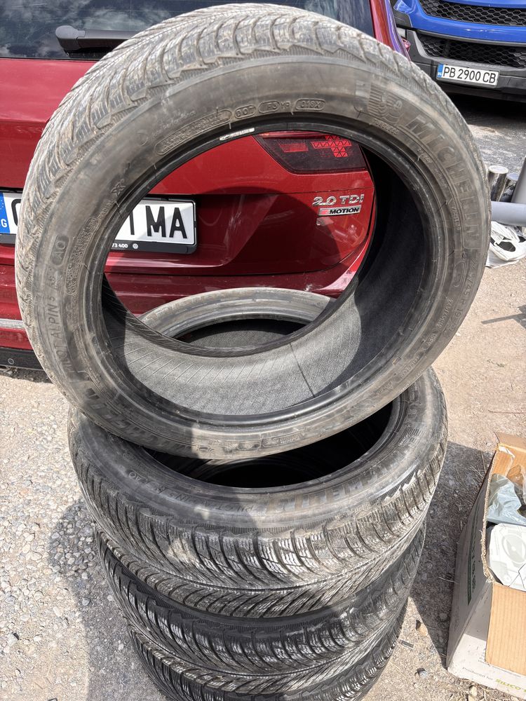 Продавам 4бр зимни гуми мишелин245/45/19