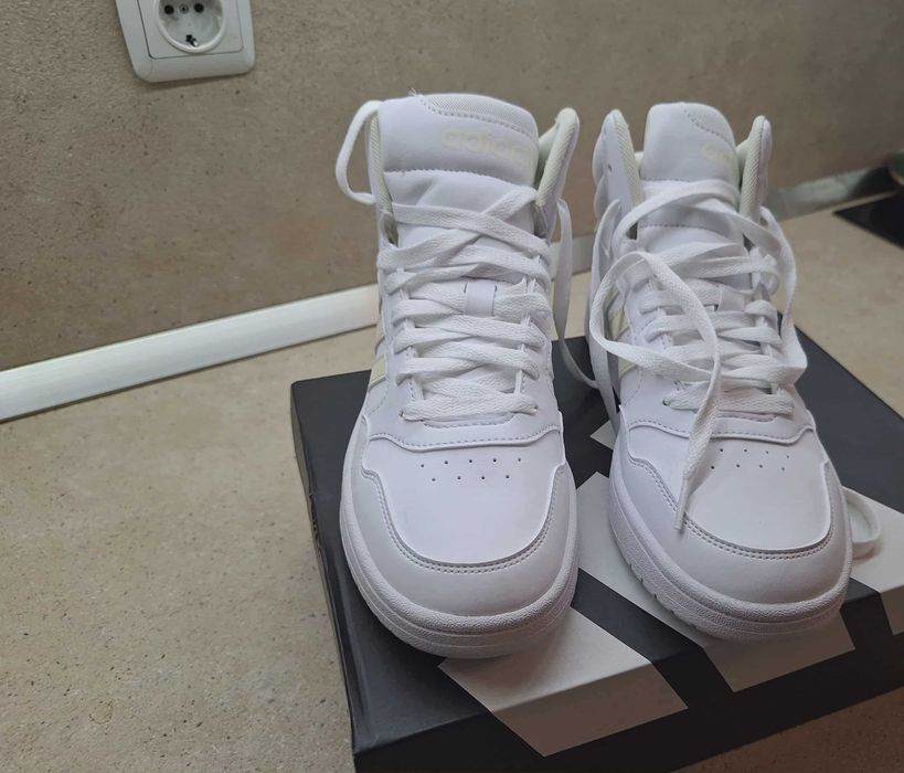 Кецове adidas hoops нови неупотребявани
