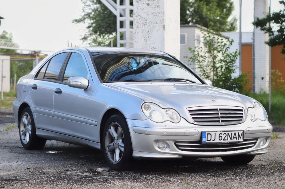 Mercedes Benz C220 CDI W203 Facelift 2005 150 cai C-class (C class MB)
