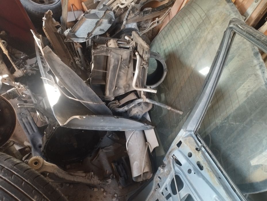 Мерседес 124 б/у запчасти таёта Карина е