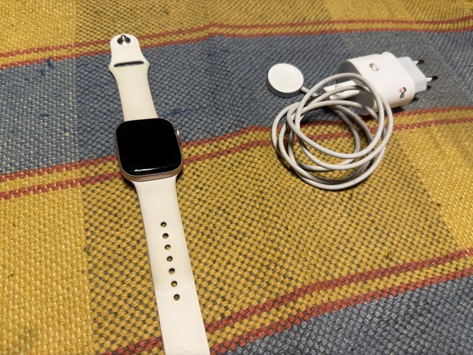 Apple Watch Series 10 • розовое золото • идеальное состояние